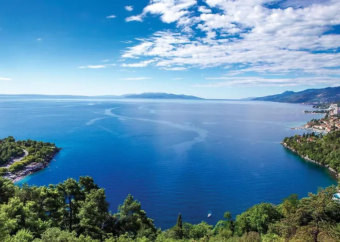2 Bedroom Gorgeous In Apartman Matulji