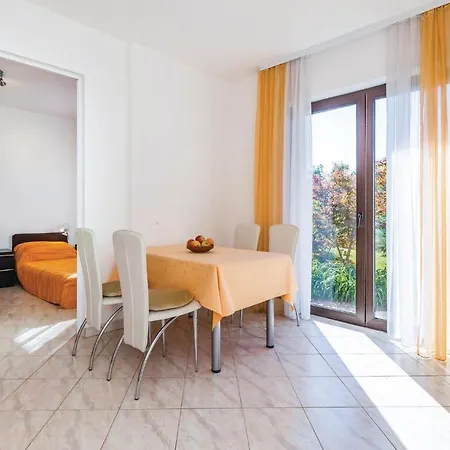 Διαμέρισμα Beautiful In With Kitchen Matulji