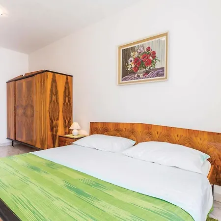 Beach Front Apartment In Matulji With Wifi *