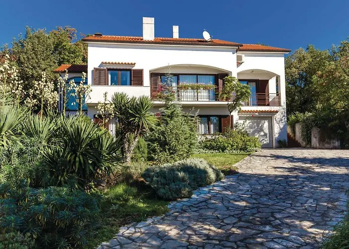 2 Bedroom Gorgeous In *